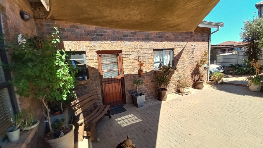 3 Bedroom Property for Sale in Vredenburg Western Cape